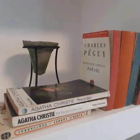 Iria Gardens شقة *