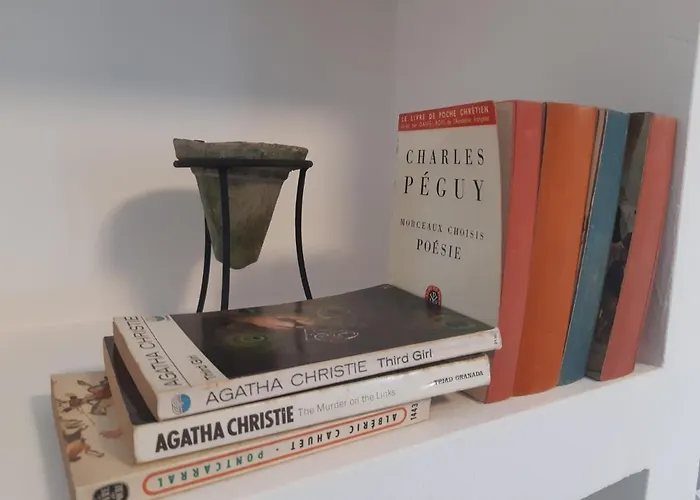 Iria Gardens Apartmán *